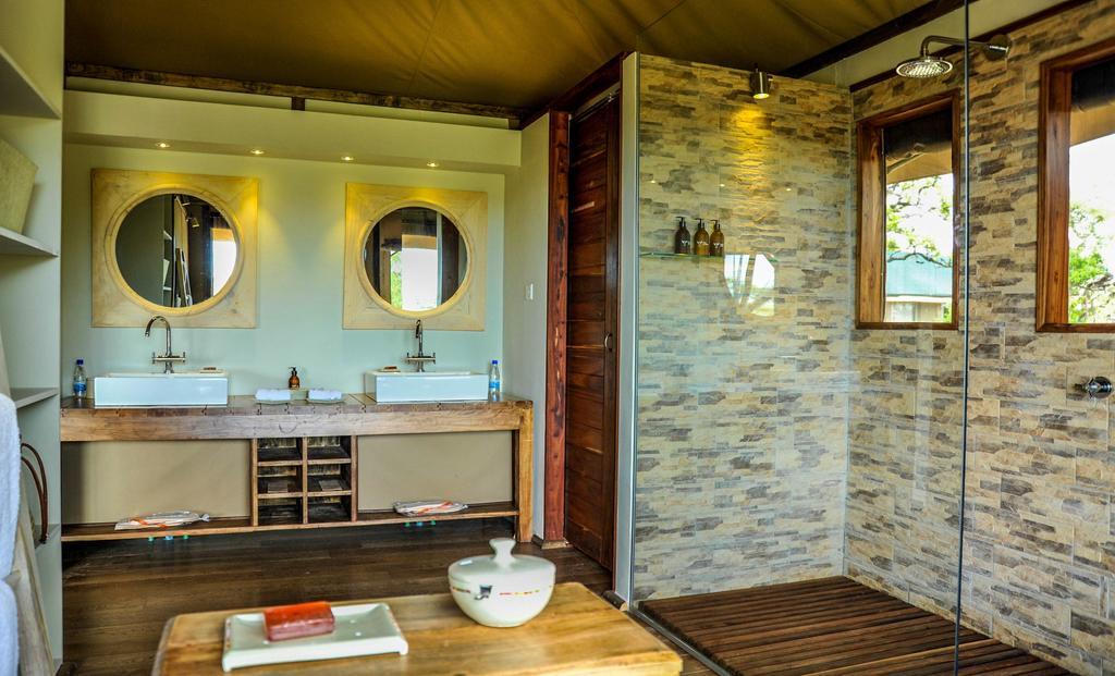 Lemala Kuria Hills Lodge Banagi Pokoj fotografie
